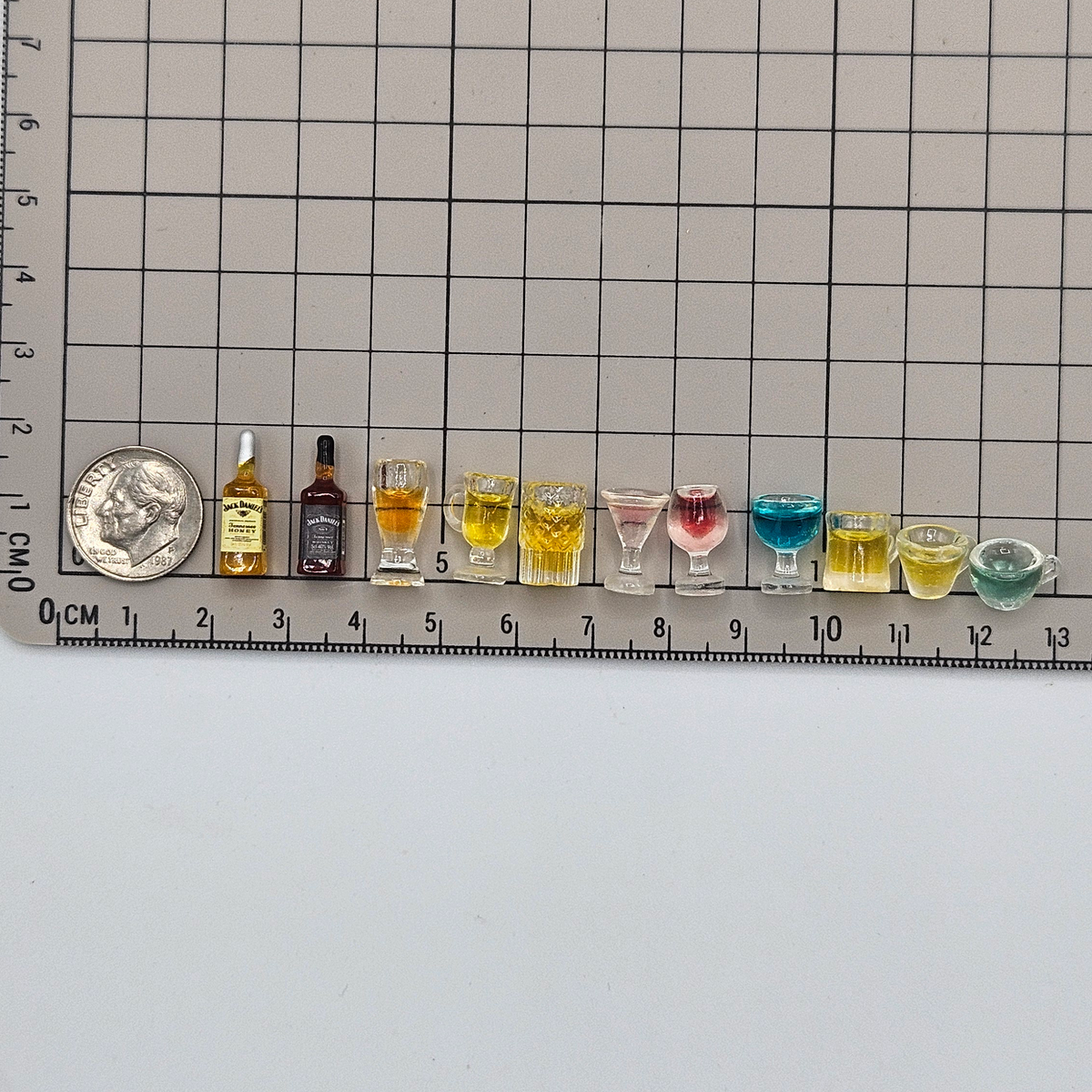 Miniature Bar & Cocktail Drinks Set | Tiny Beer Mugs, Whiskey Bottles & Wine Glasses