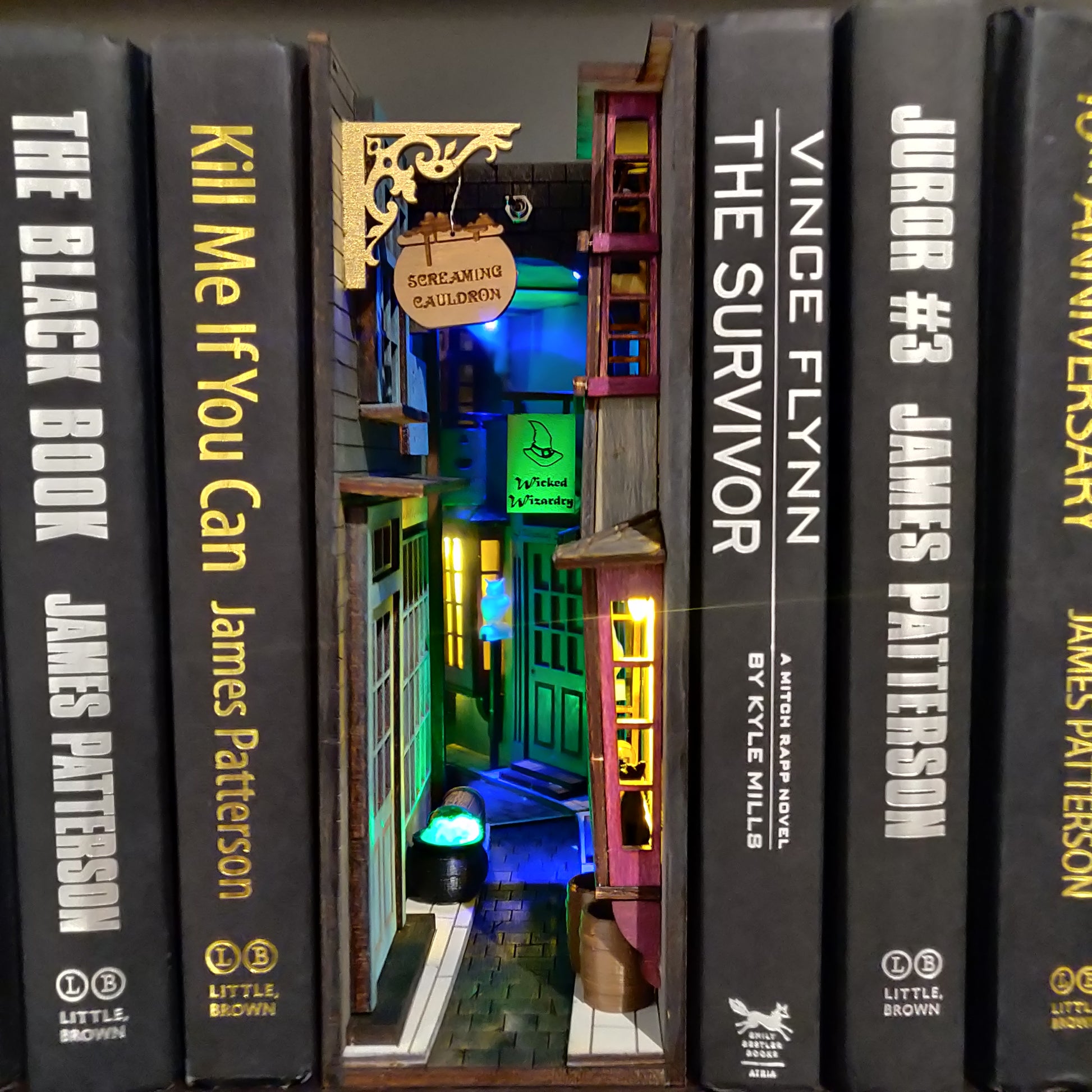 Cyberpunk MiniAlley Booknook
